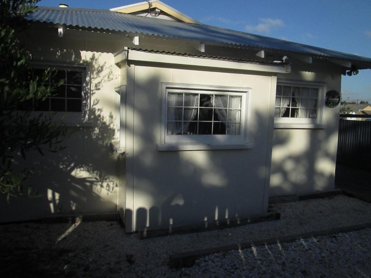 Monday Seaside Cottage Whanganui Exterior foto